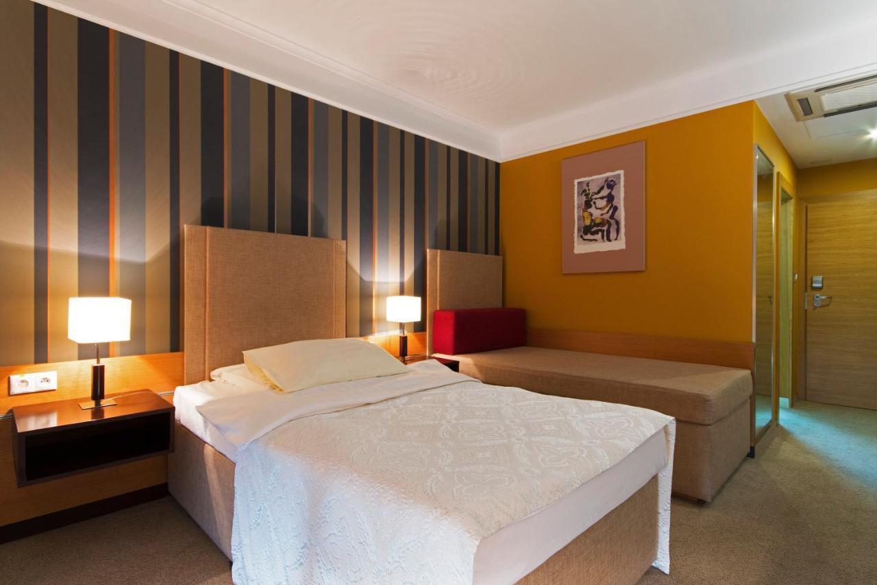 Impiq Hotel Trnava Extérieur photo