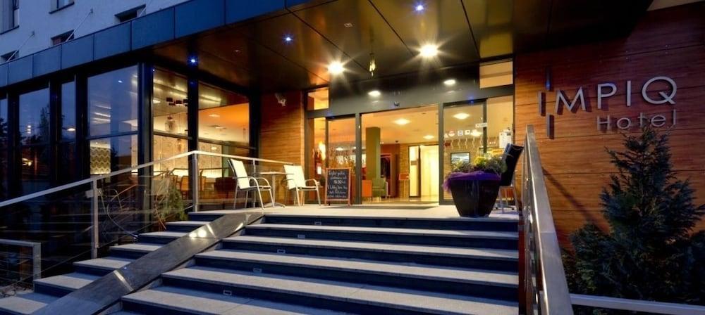 Impiq Hotel Trnava Extérieur photo
