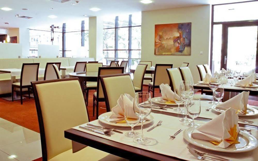 Impiq Hotel Trnava Extérieur photo
